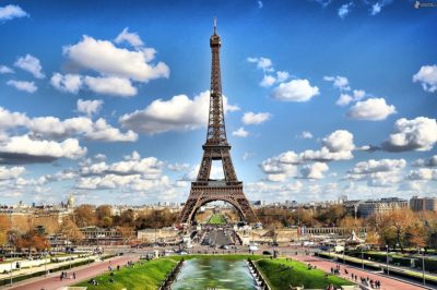 自国の言語や文化に誇りを持つフランスの首都・パリ